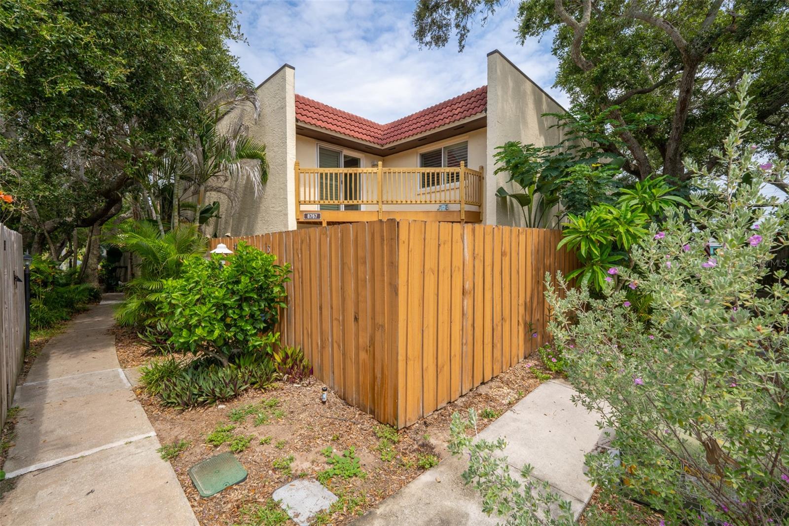 8767 Live Oak Court — photo