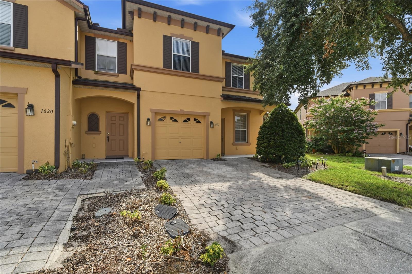 1610 Retreat View Circle — photo