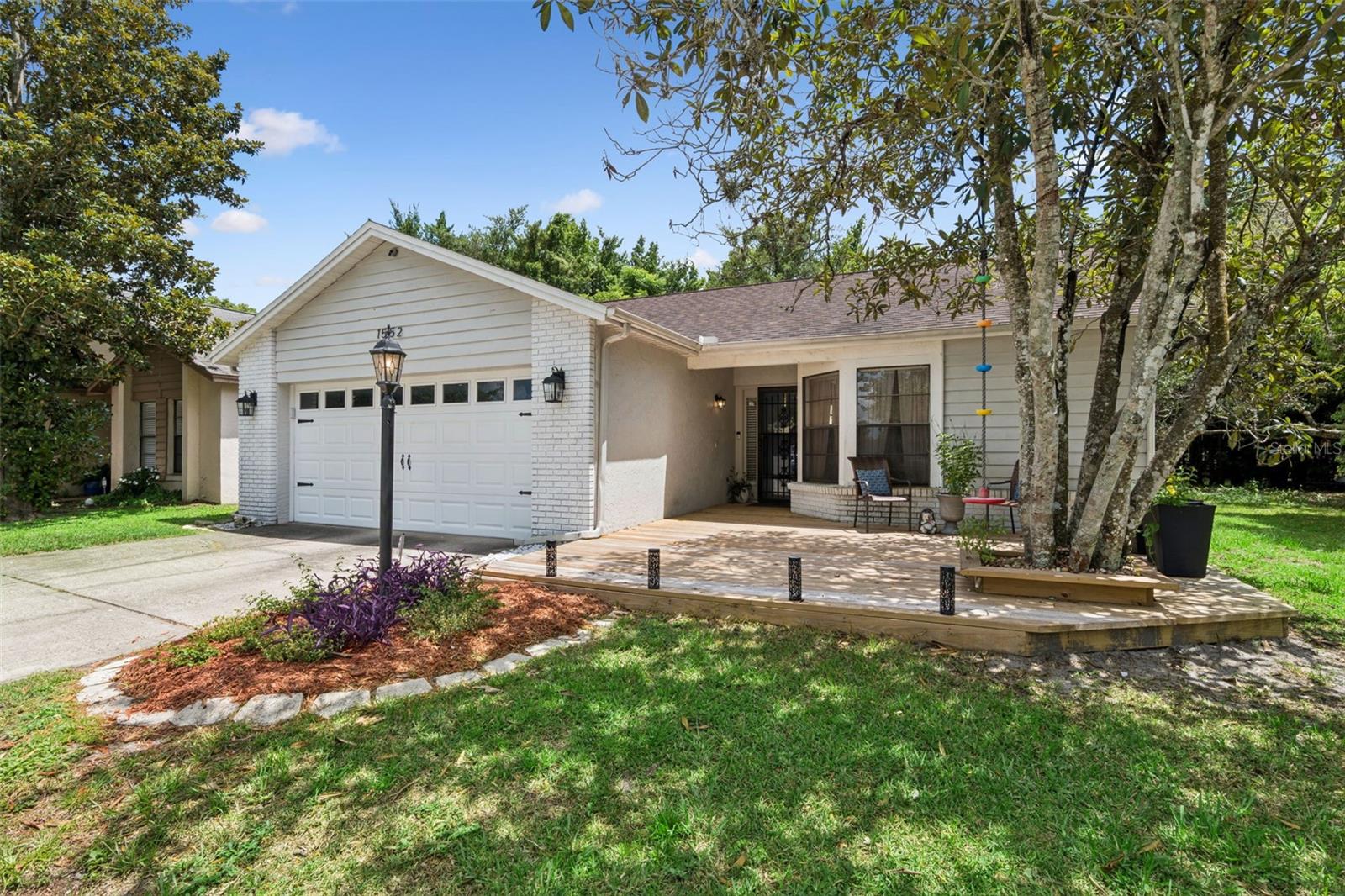 1552 Cougar Court — photo