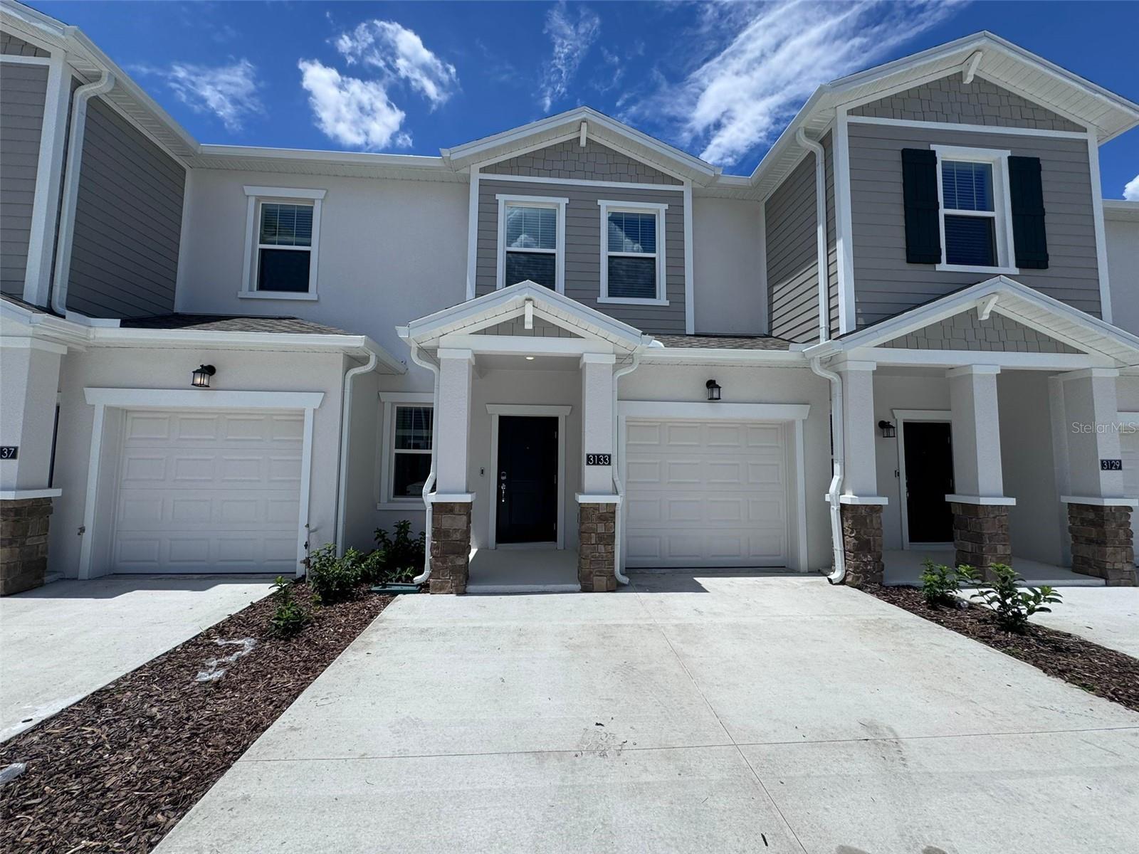 3133 Laurent Loop — photo