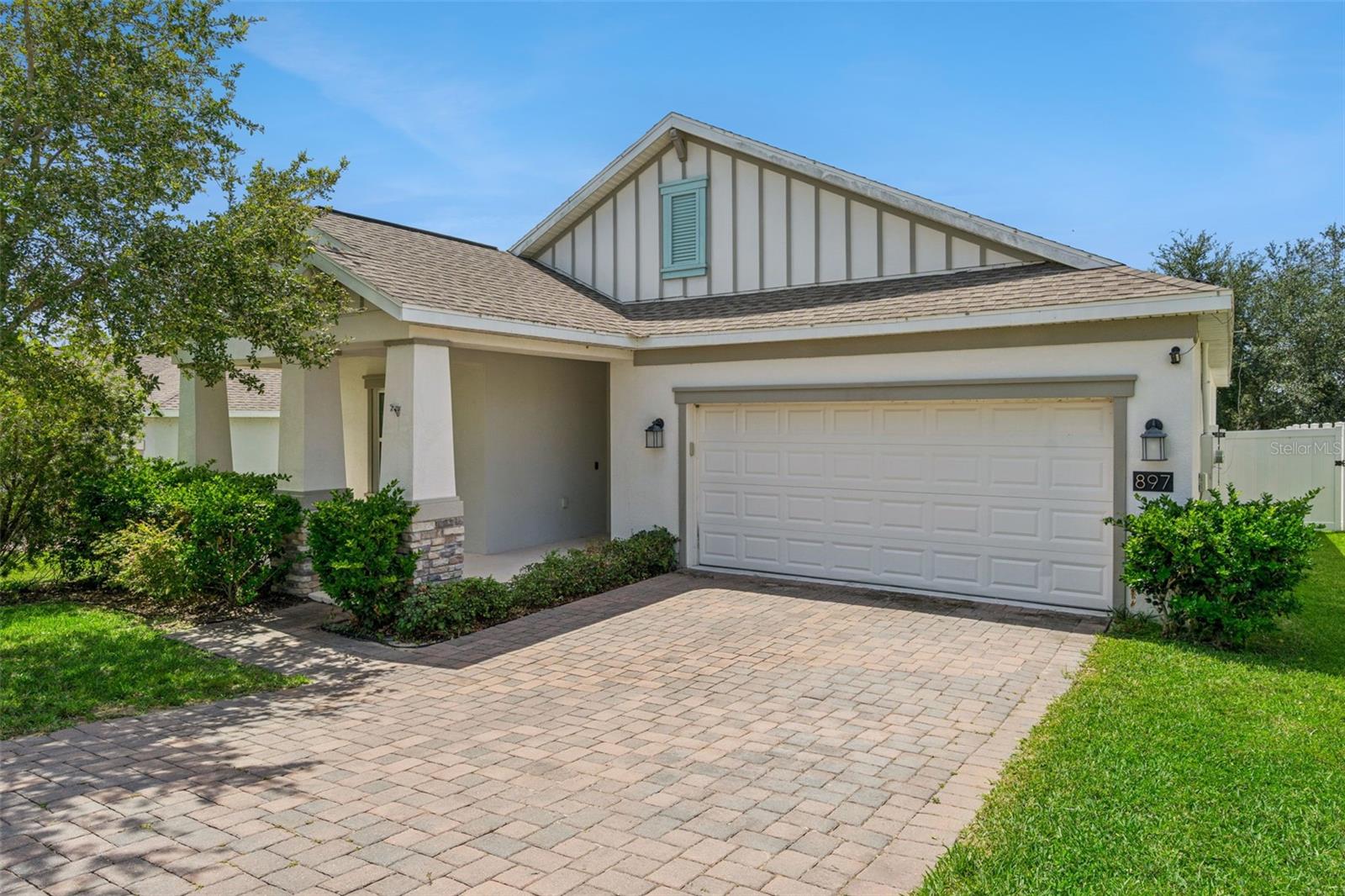 897 Carmillion Court — photo