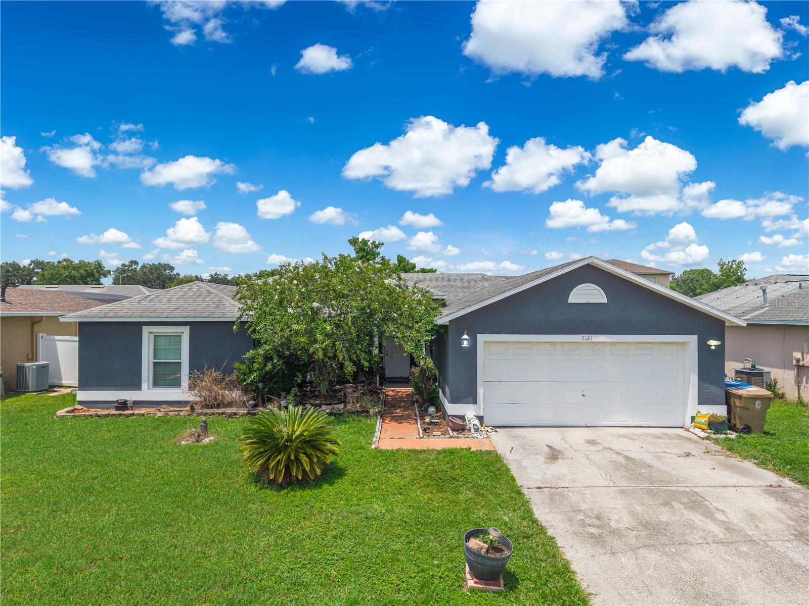 5121 Heatherstone Court — photo