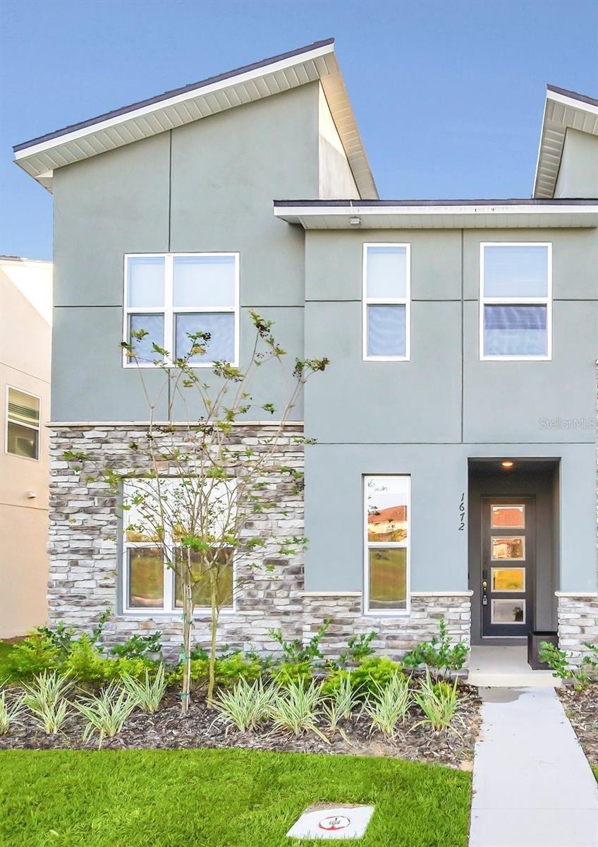 1672 Tropical Palms Circle — photo