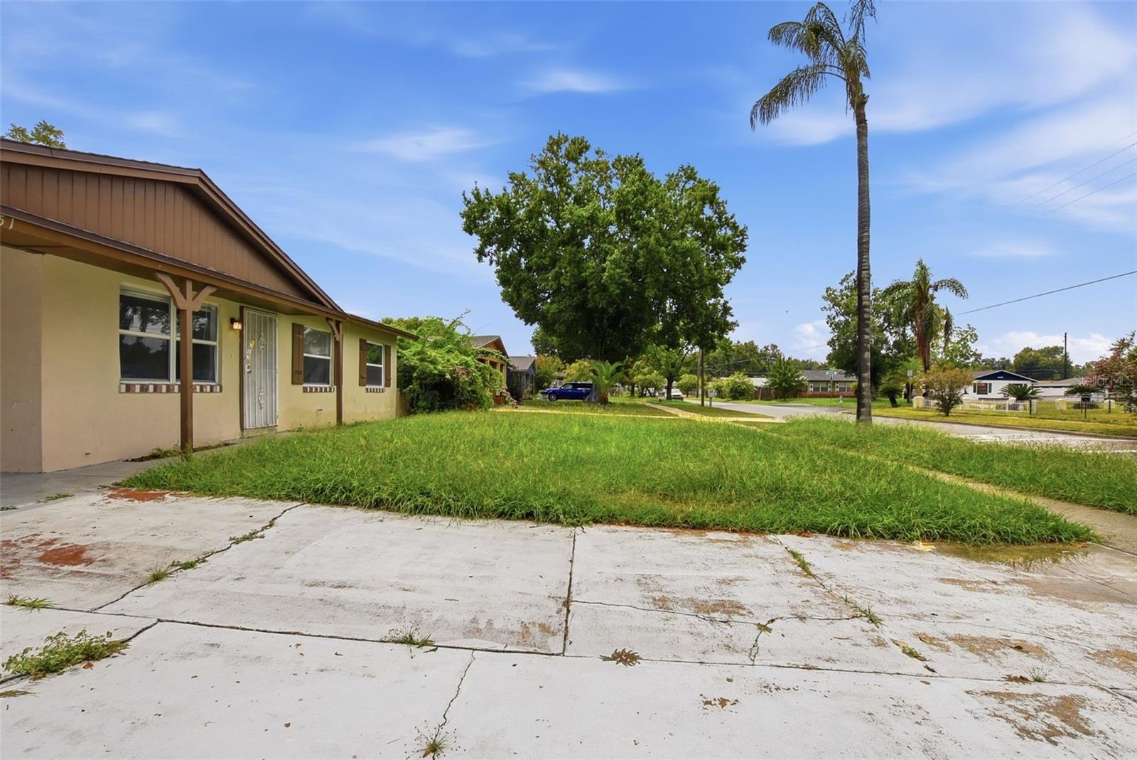 2151 S Ivey Lane — photo
