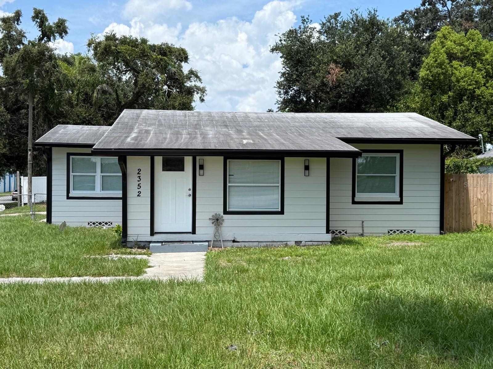 2352 Old Dixie Highway — photo