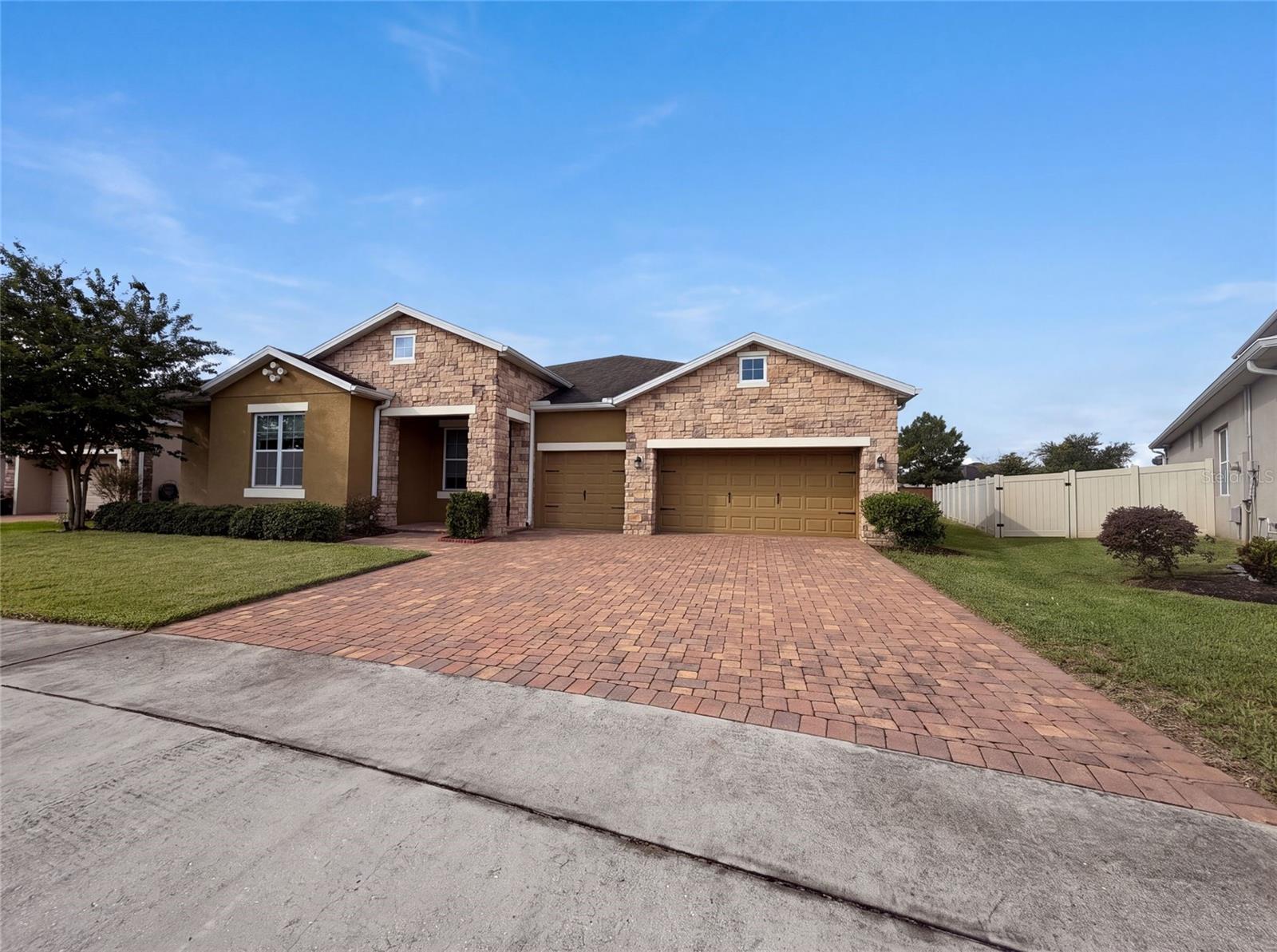 918 Blackthorn Drive — photo