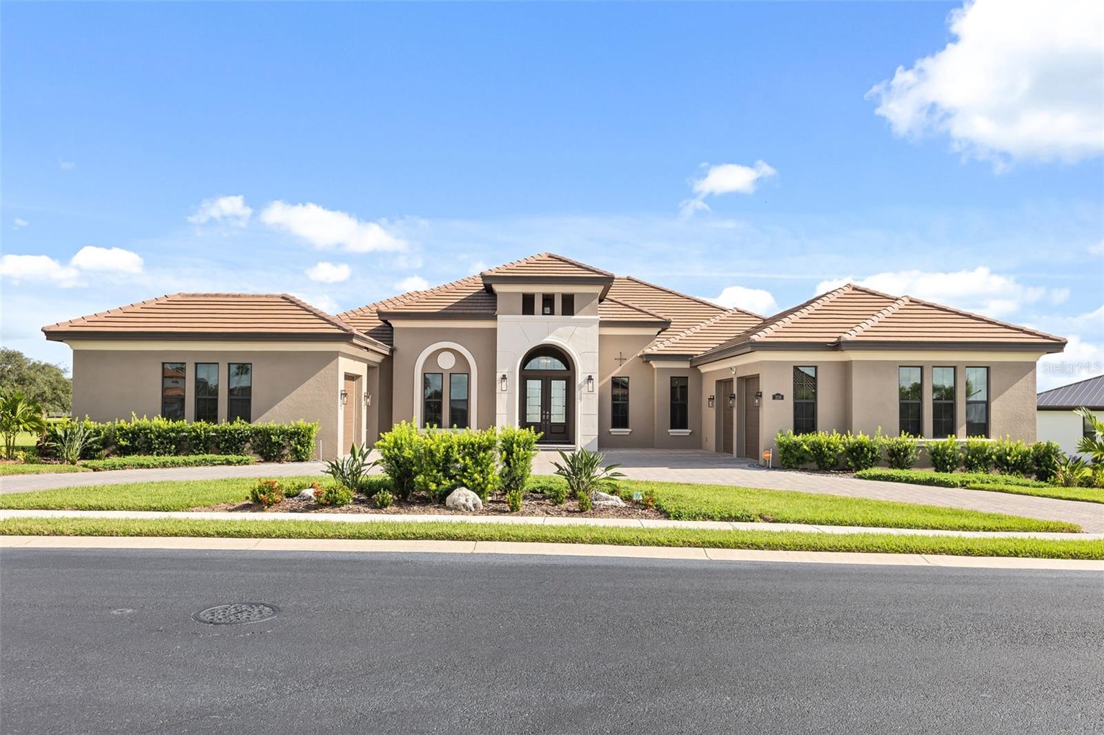 209 Pine Lilly Court — photo