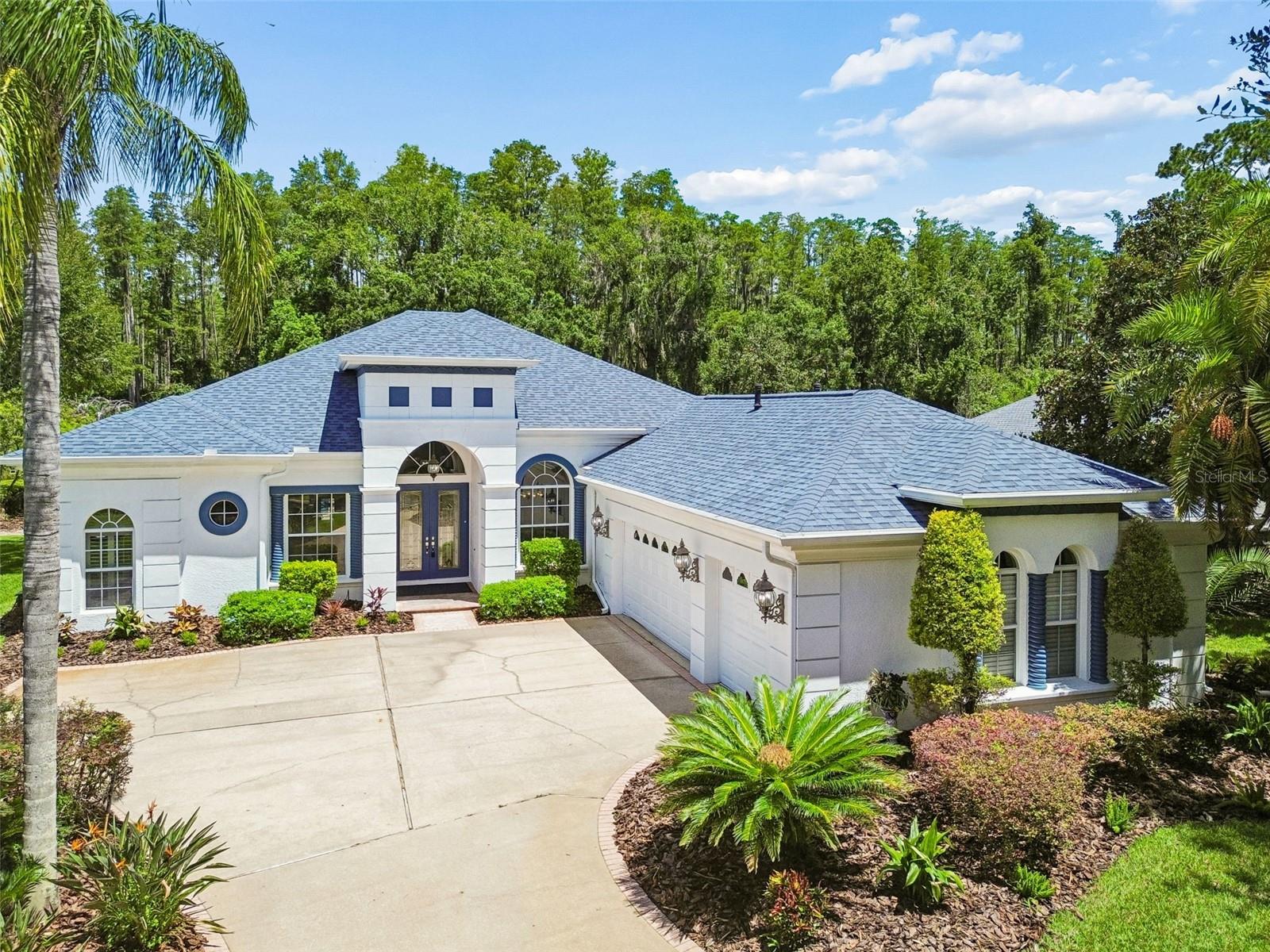 21105 Lake Vienna Drive — photo
