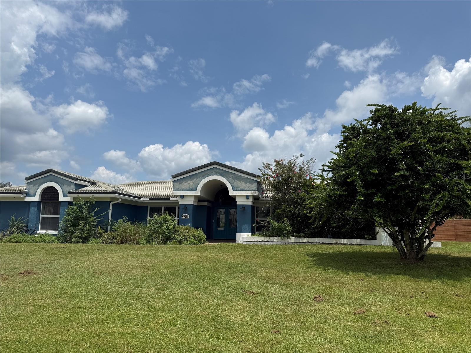 2749 S Stewart Street — photo