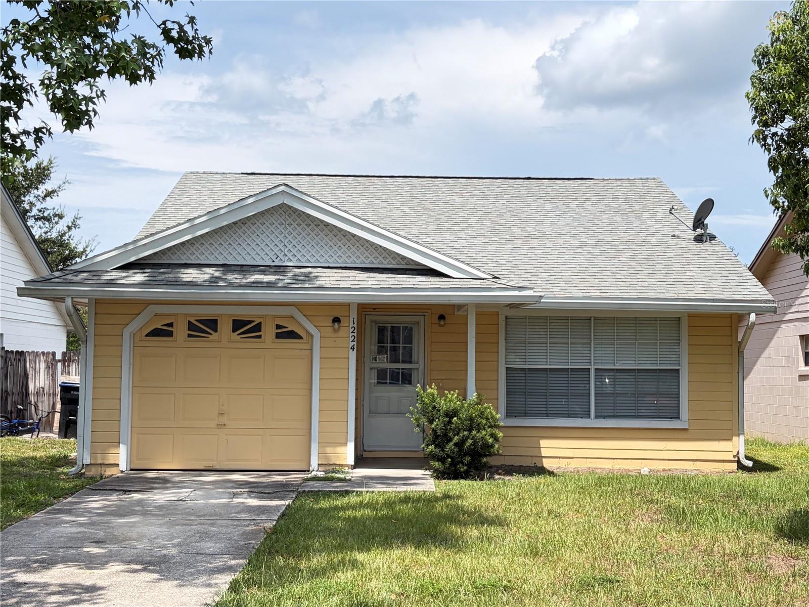 1224 Roma Court — photo