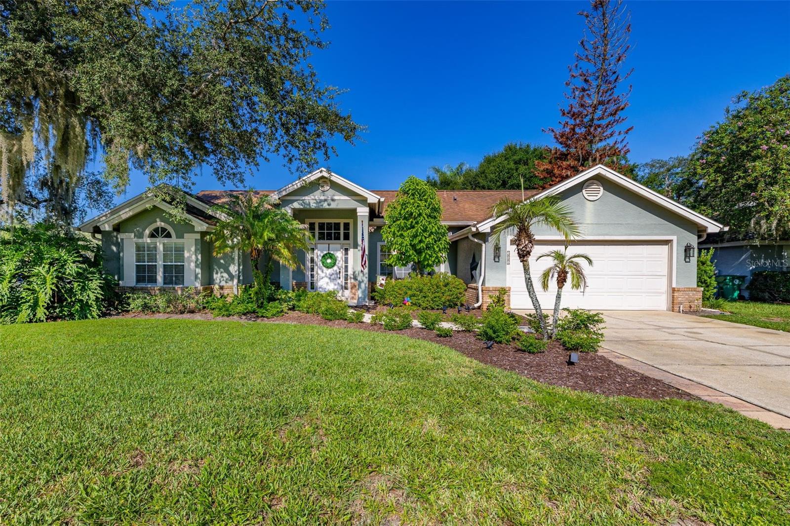 302 Oak Leaf Circle — photo