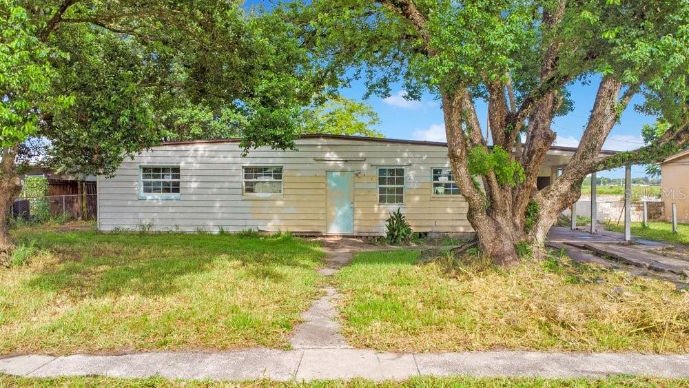 1502 Egan Drive — photo