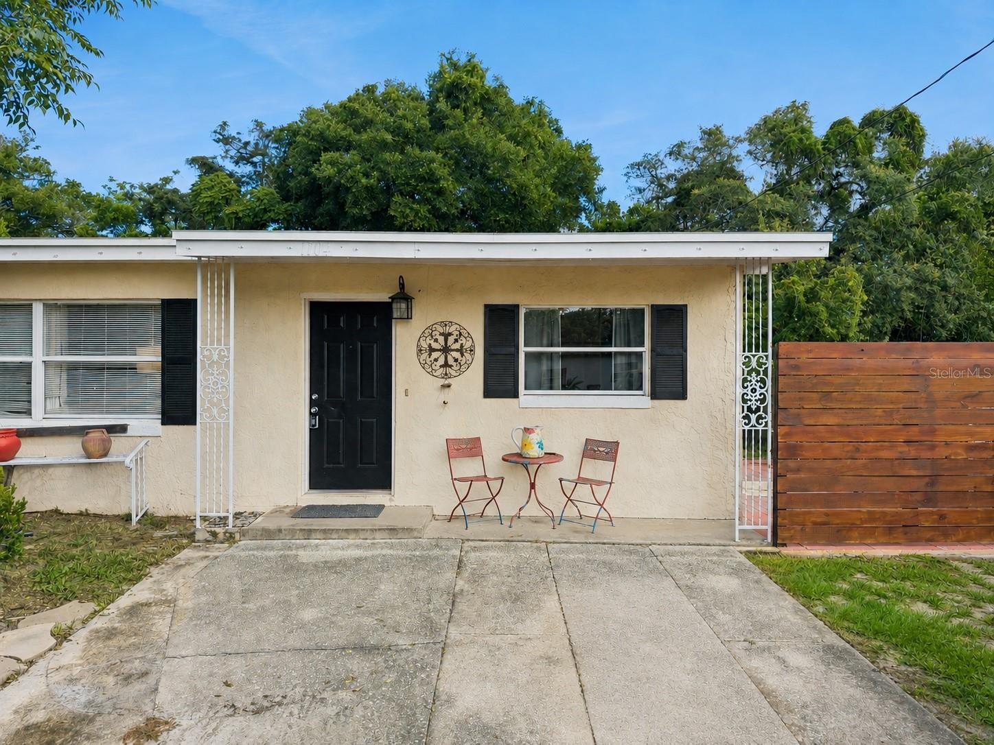 1104 Malcom Road — photo