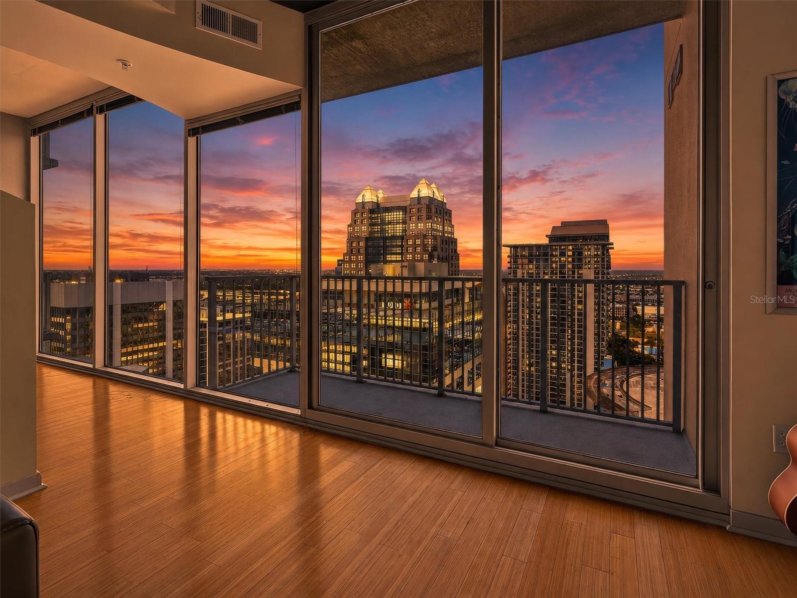 155 S Court Avenue 2514 — photo