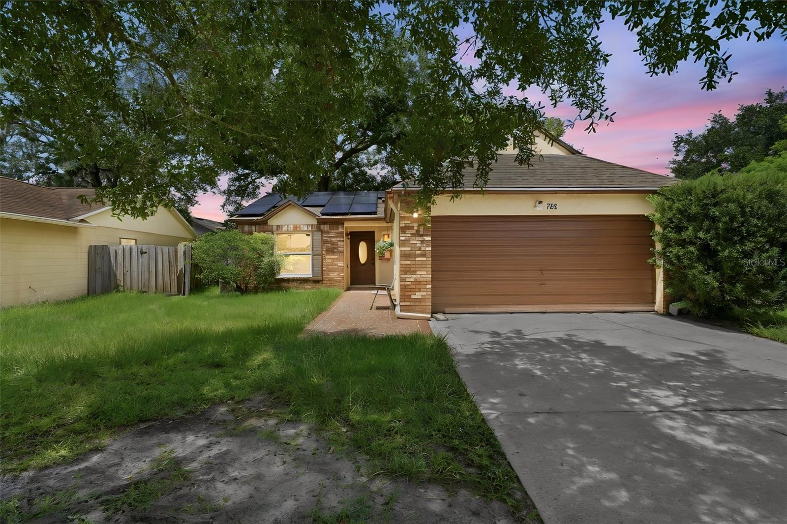 723 Oak Manor Circle — photo