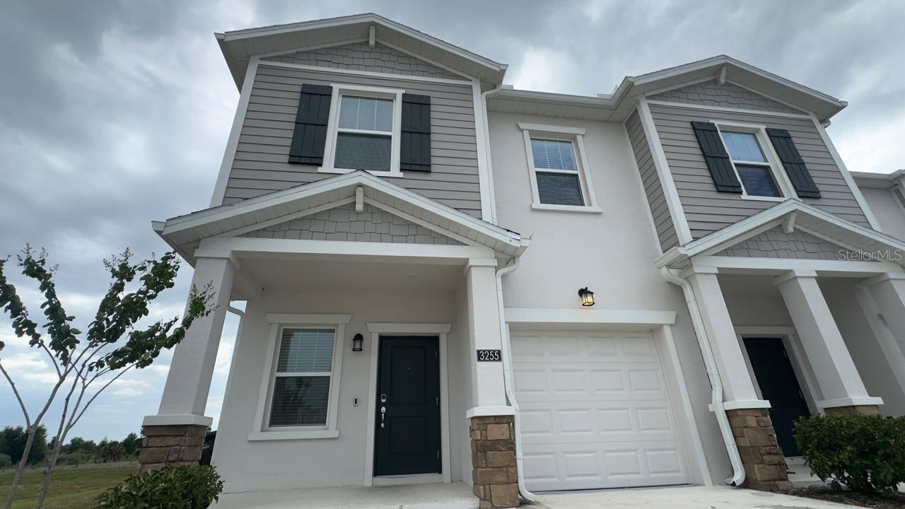 3255 Laurent Loop — photo
