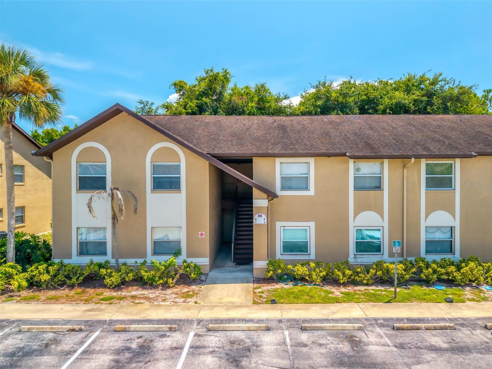 265 Spring Dr 1 — photo