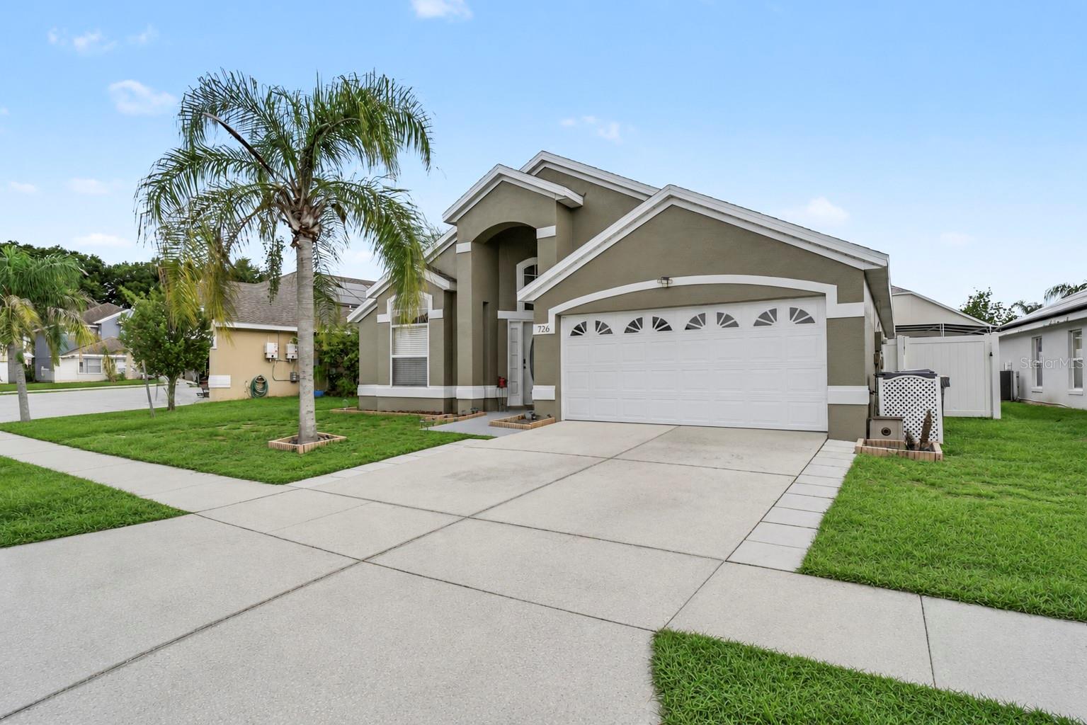 726 Rochester Loop — photo