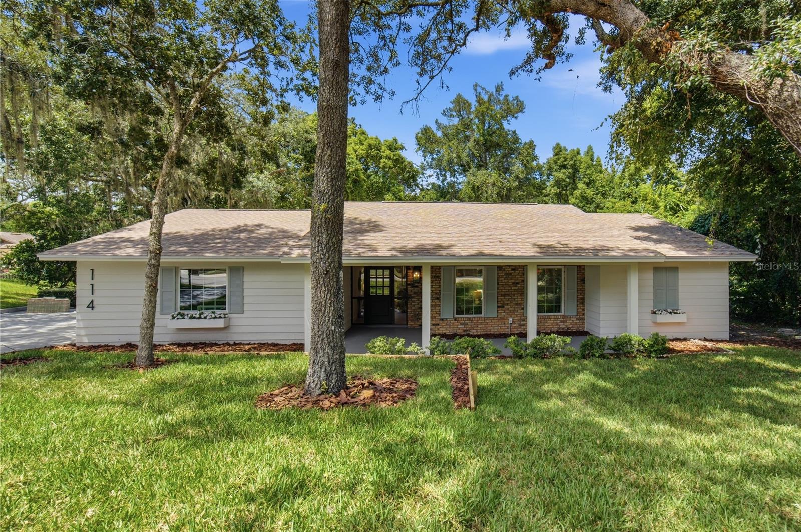 114 Wayland Circle — photo
