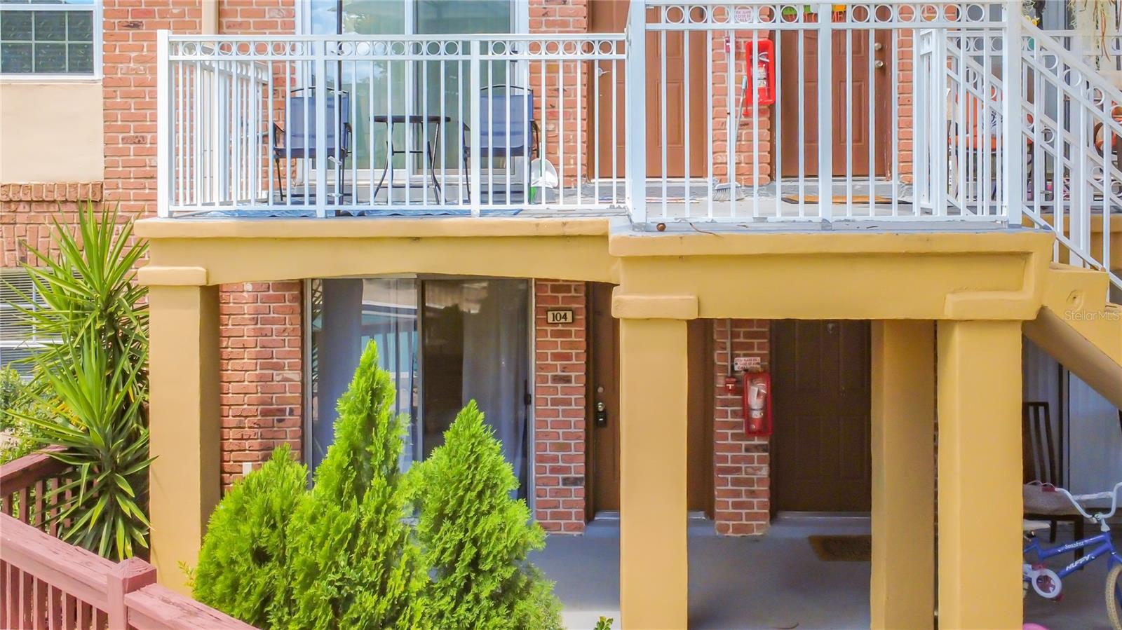 476 Banyon Tree Circle 104 — photo