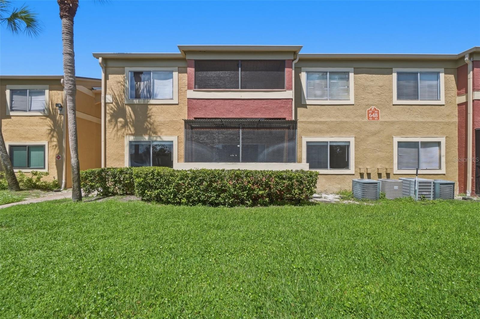 648 Kenwick Circle 102 — photo