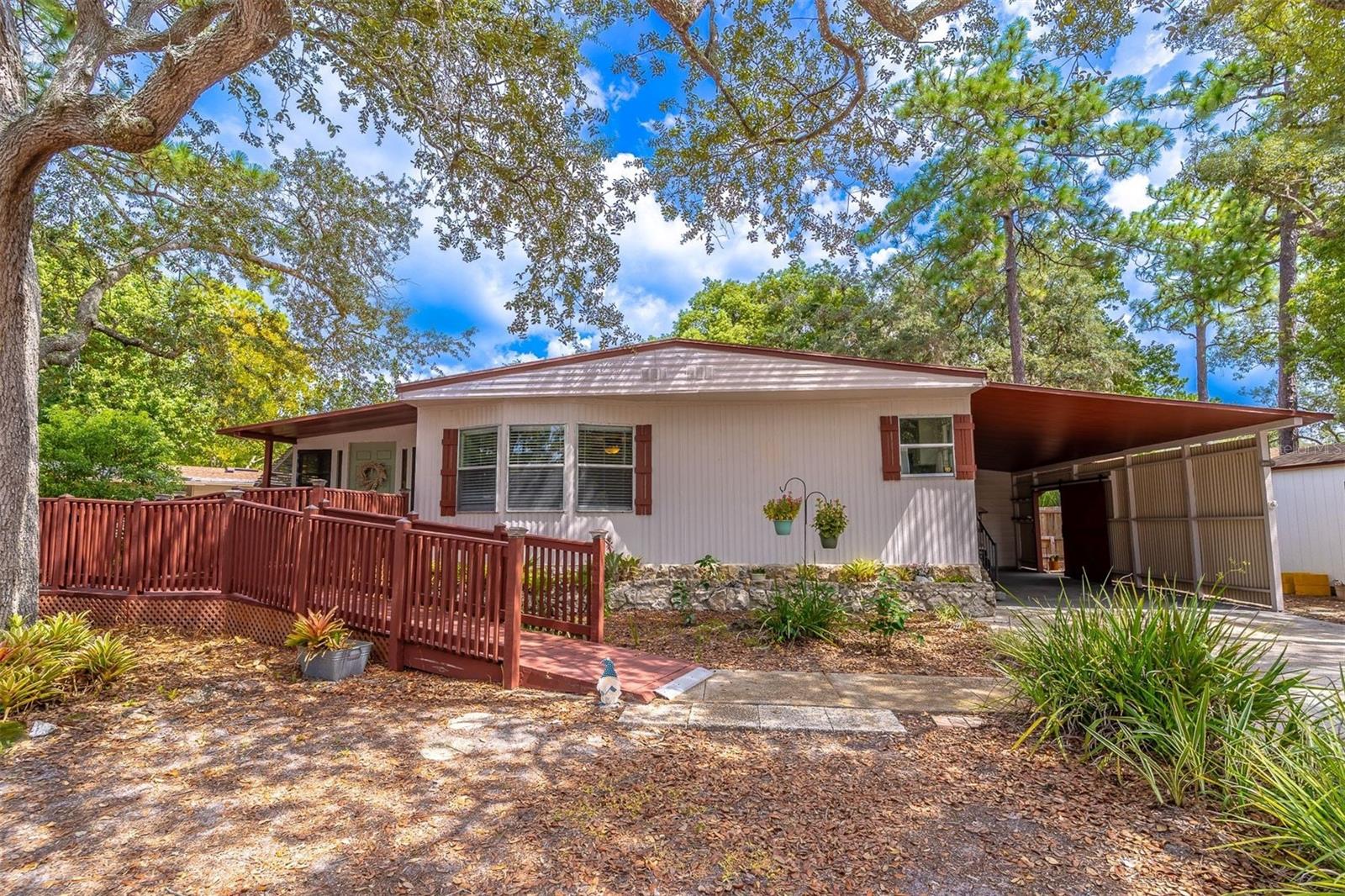 112 E Plantation Boulevard — photo