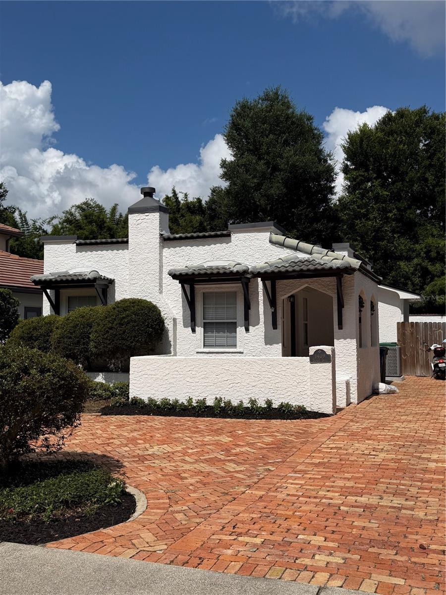 1409 Sunset Drive — photo