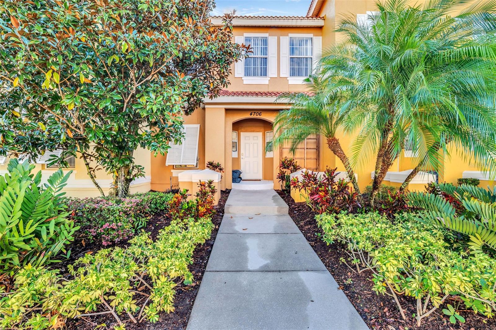 4706 Vero Beach Place — photo