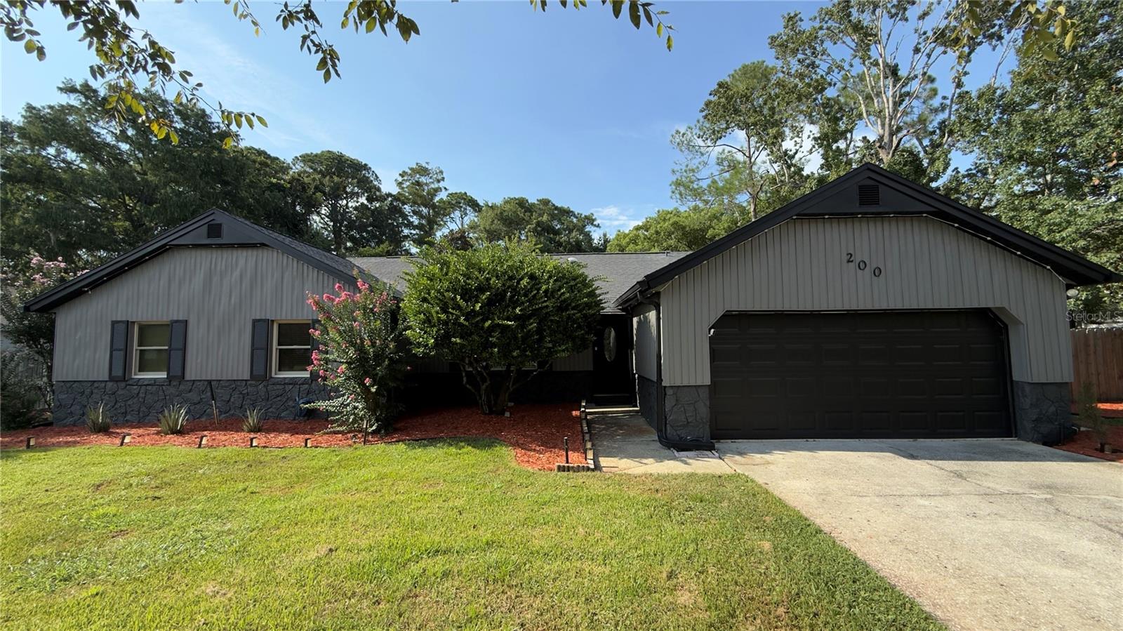 200 W Panama Road — photo