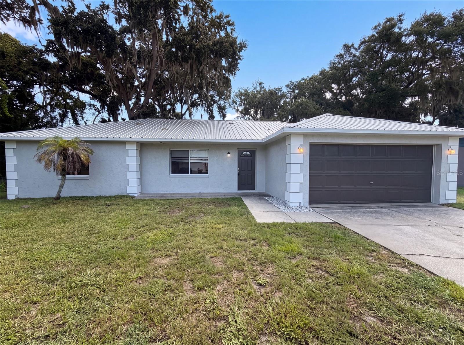 1719 Needle Palm Drive — photo
