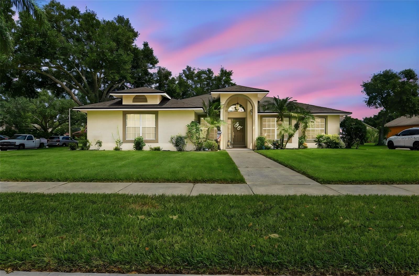 1009 Spring Loop Way — photo
