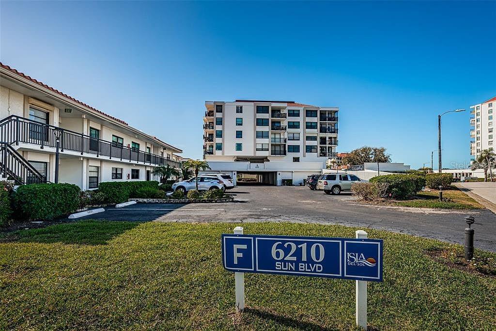 6210 Sun Boulevard 202 — photo