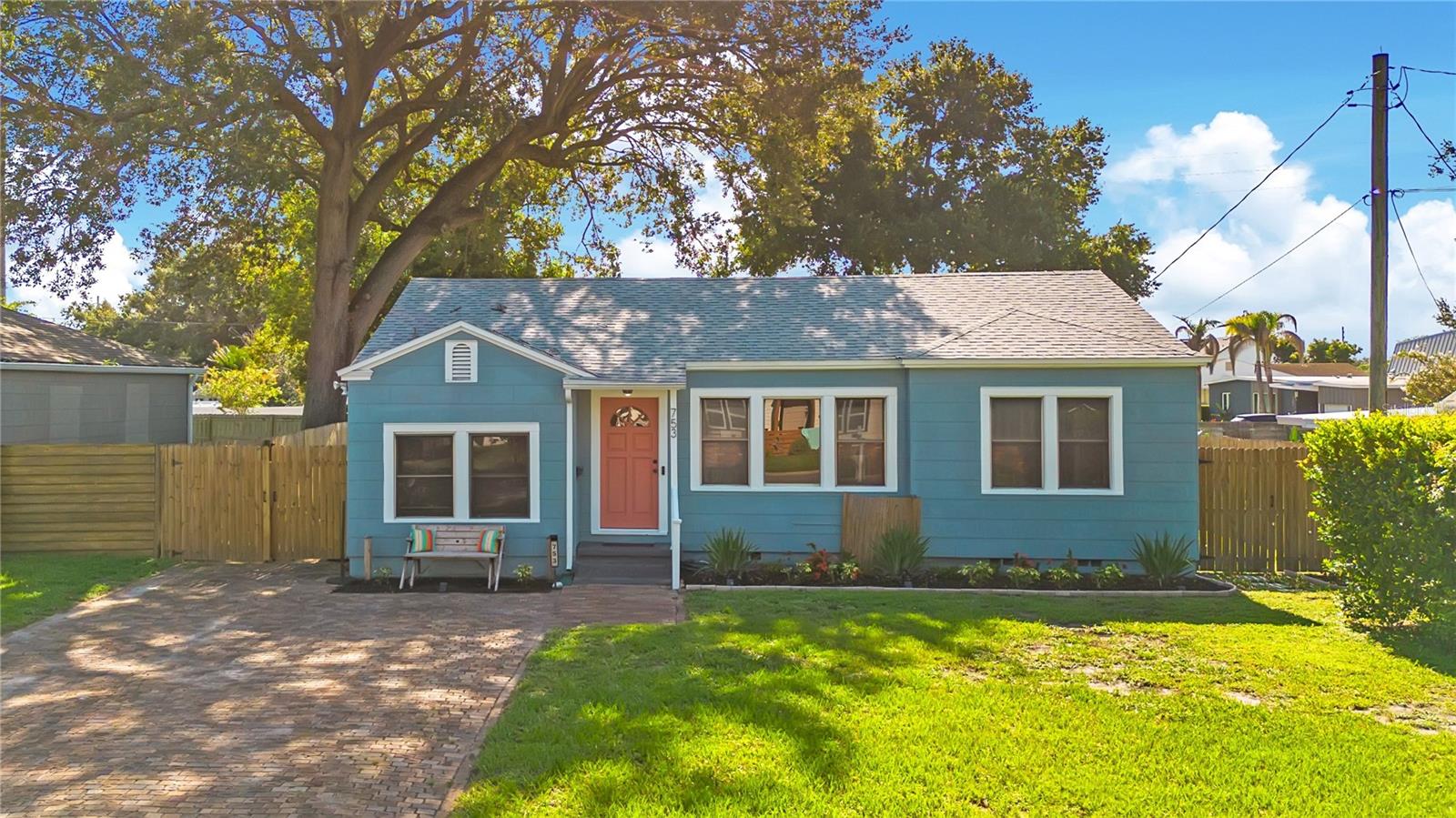 753 Floral Drive — photo