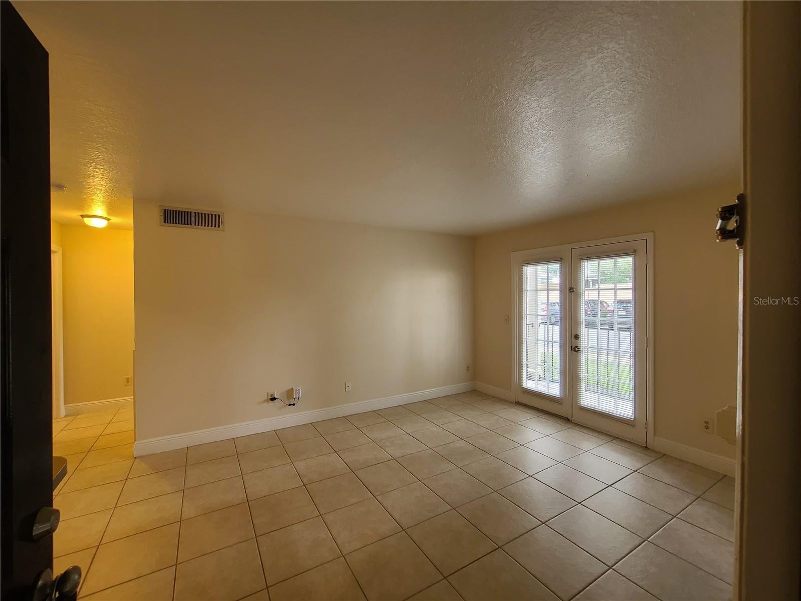 Home in ORLANDO, FL 32826 — photo 2