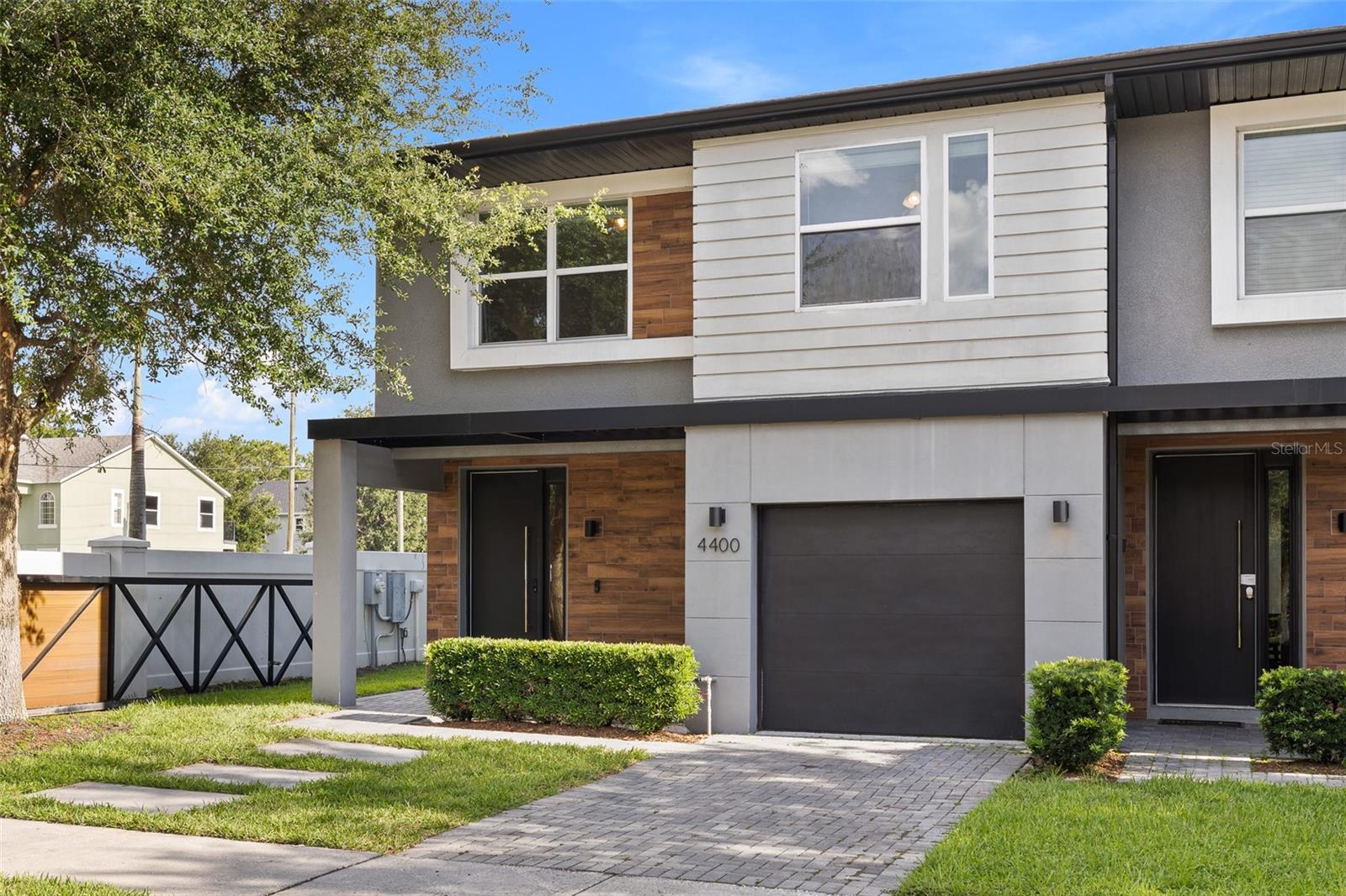 4400 Le Reve Court — photo