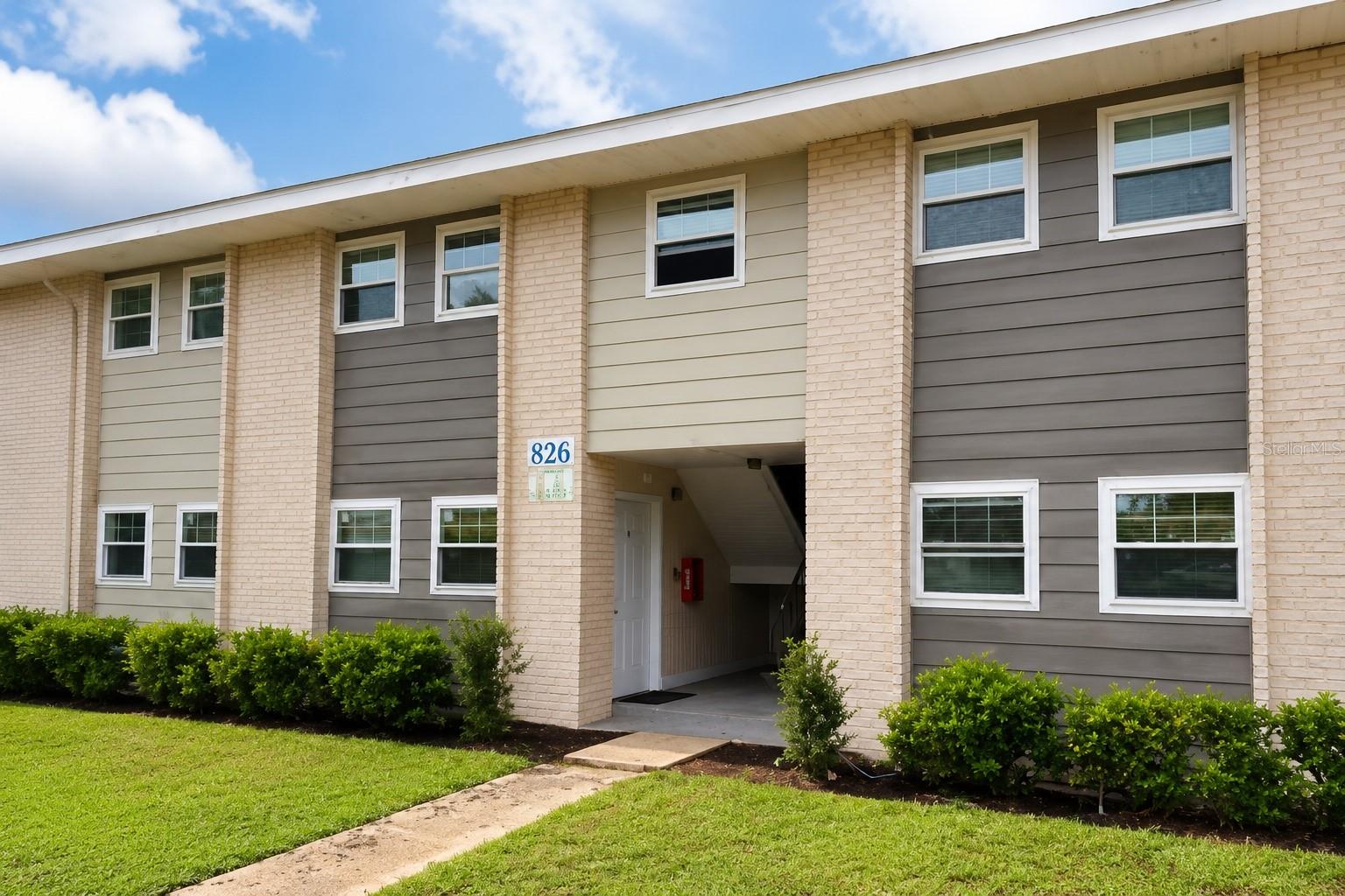 828 Sky Lake Circle B — photo