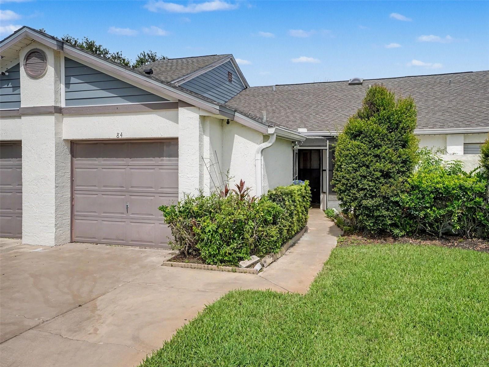 84 Lakepointe Circle — photo