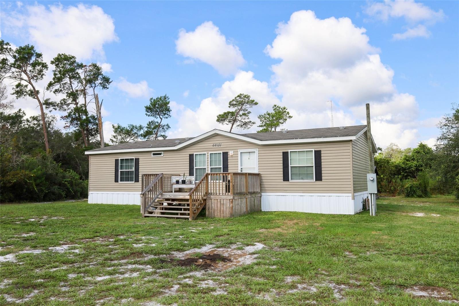 44031 East Road — photo