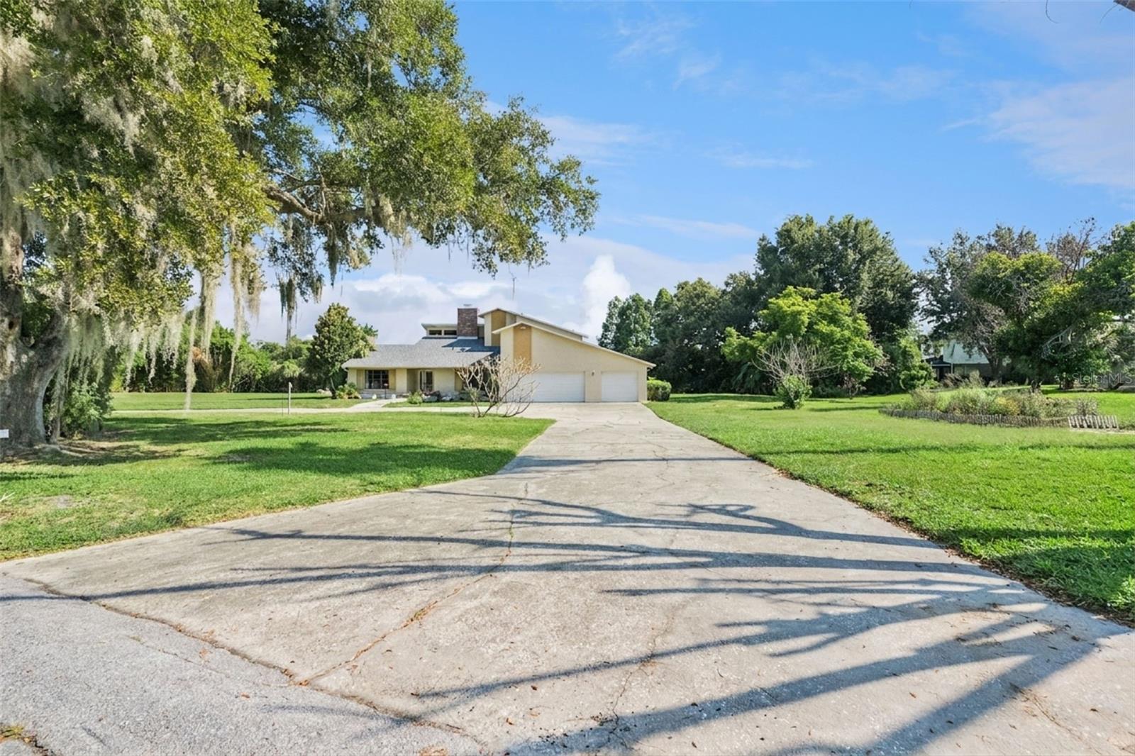 25 Lakewood Causeway — photo