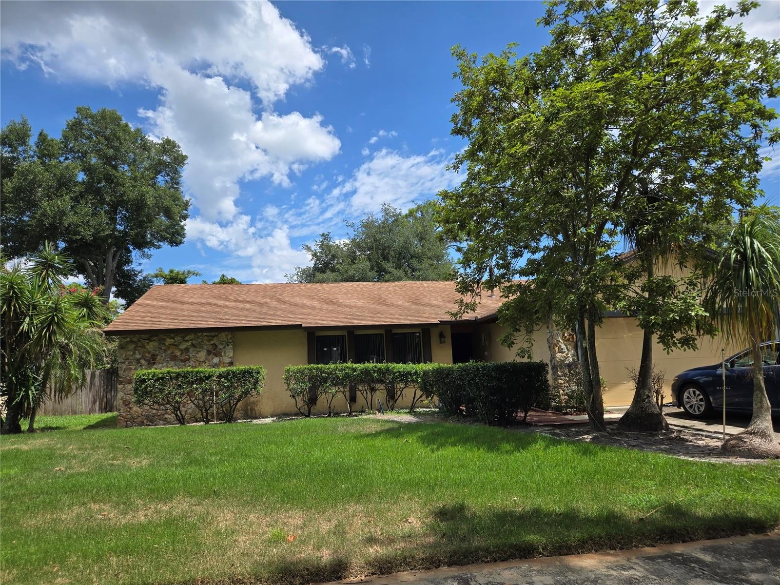 827 Rill Drive — photo