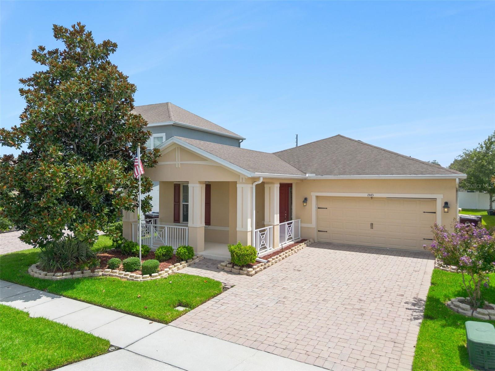 1543 Caterpillar Street — photo