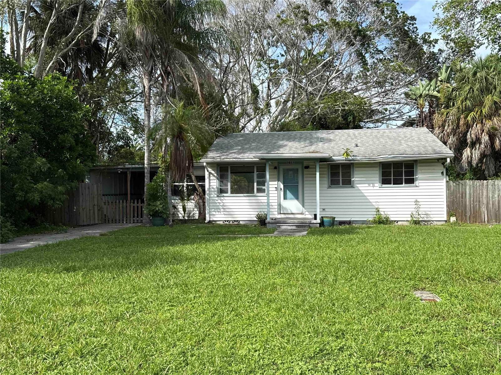7011 Hibiscus Avenue S — photo