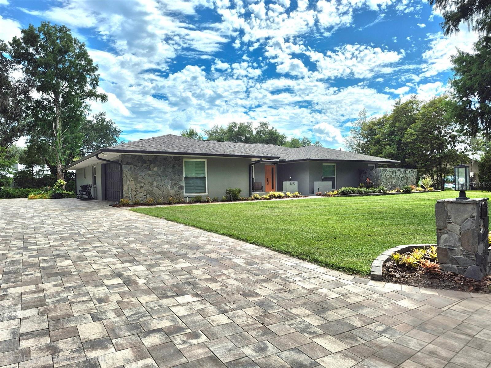 5370 Whispering Pine Circle — photo