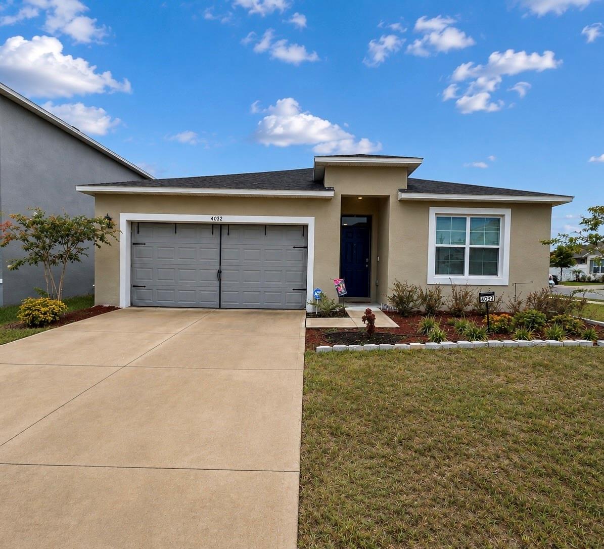 4032 Grey Heron Loop — photo