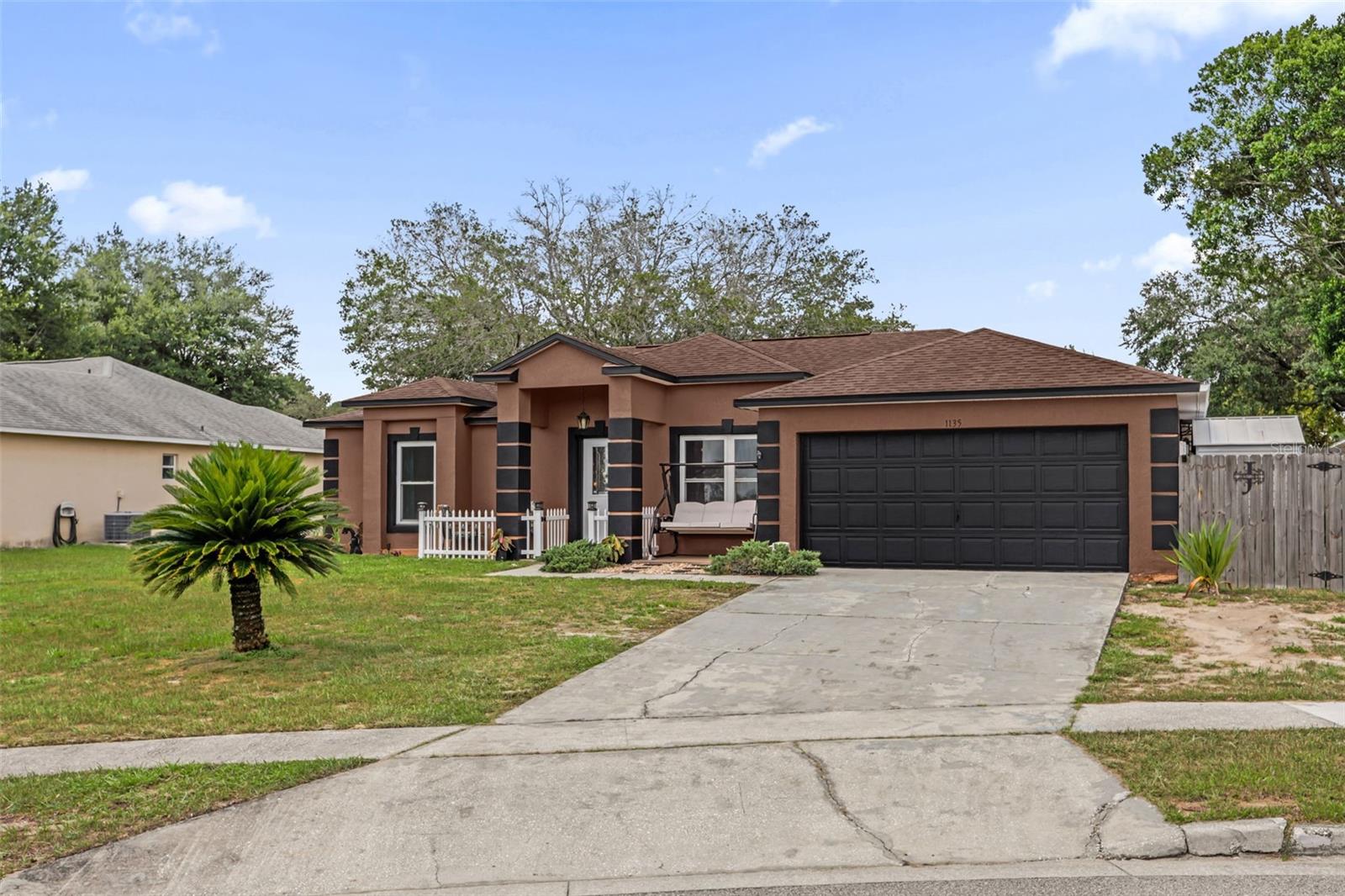 1135 Leyland Court — photo