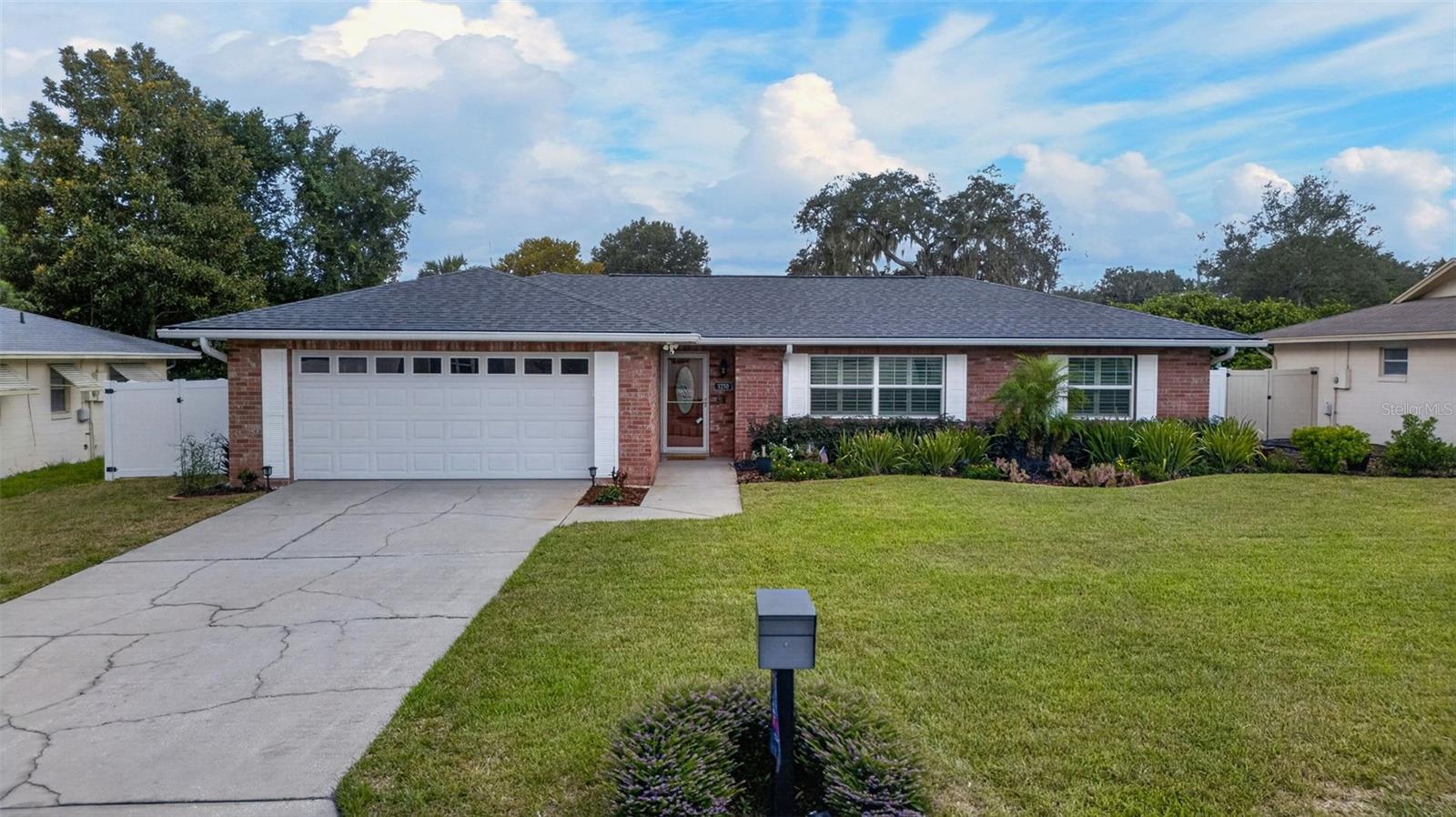 3250 Laurel Drive — photo