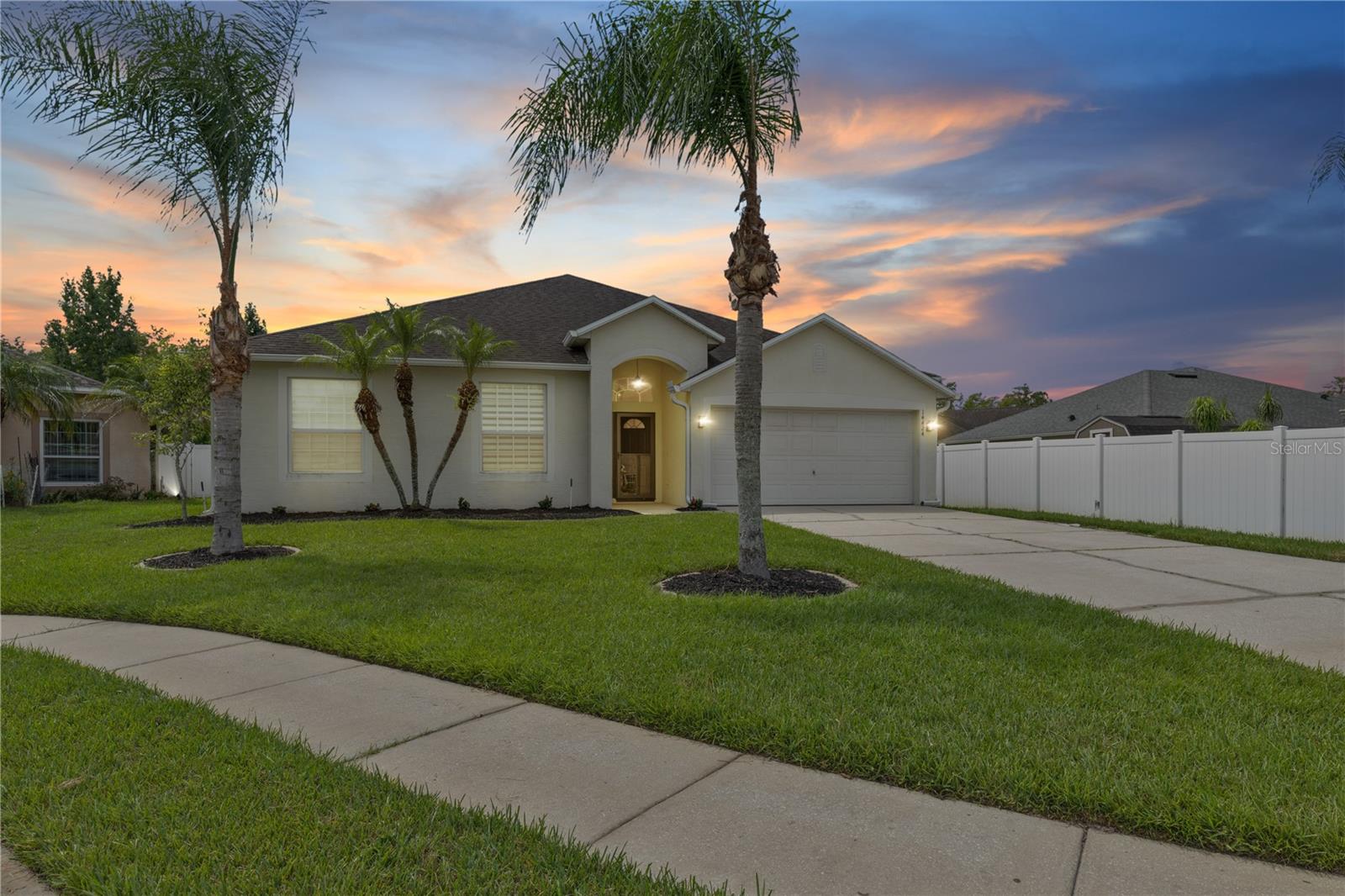 14424 Babylon Way — photo