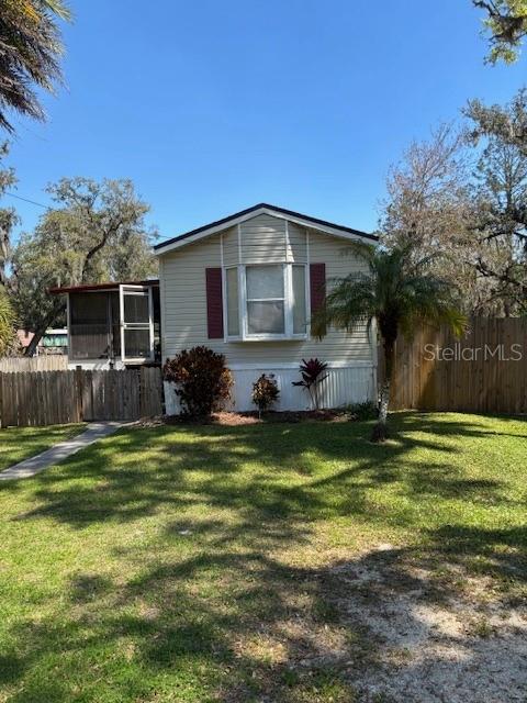 1749 Elizabeth Street — photo
