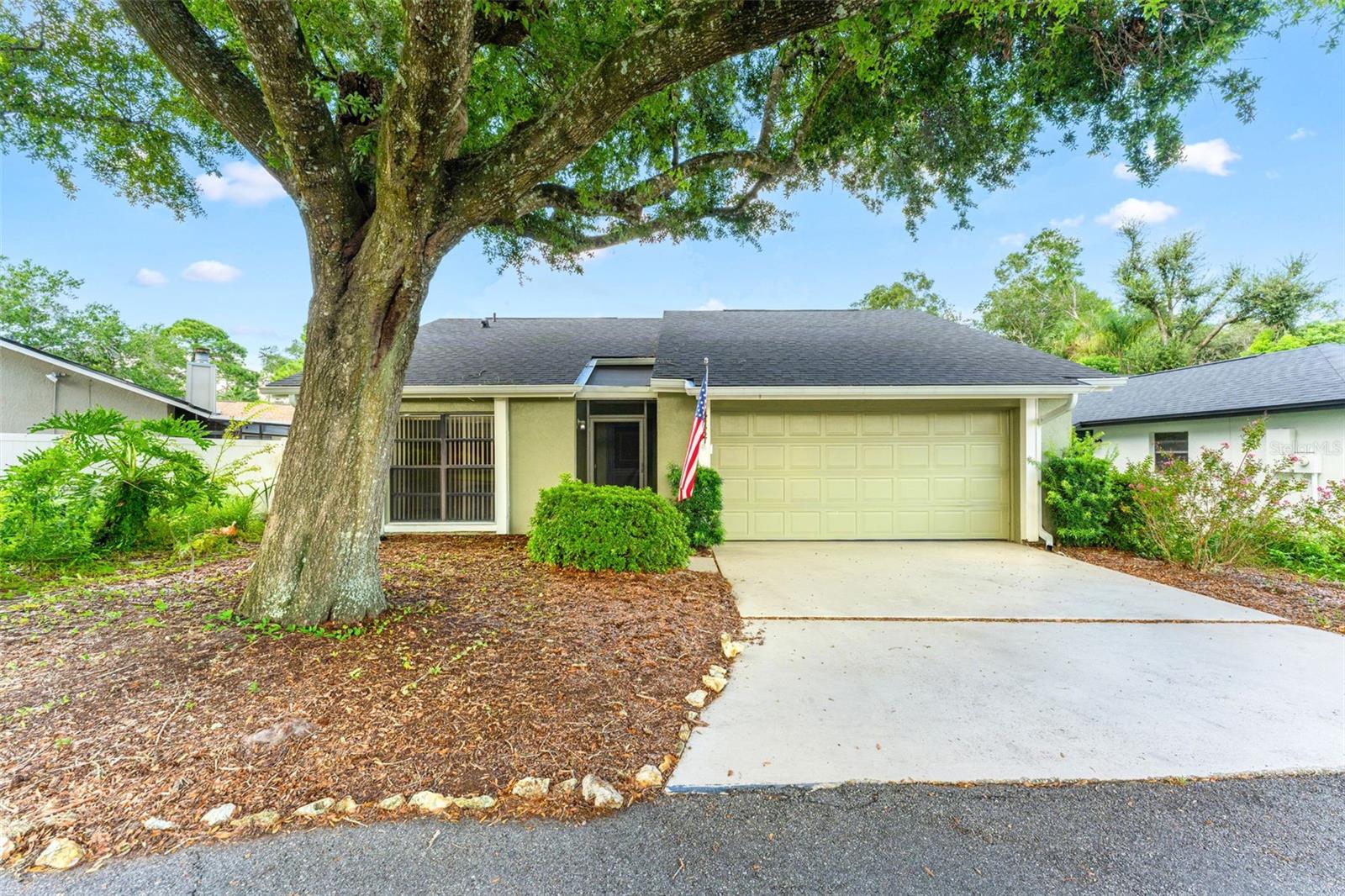 1452 King Court — photo