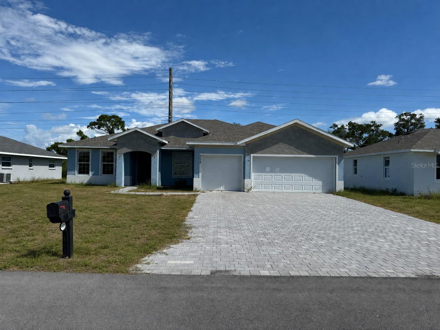 9024 Evelyn Road — photo